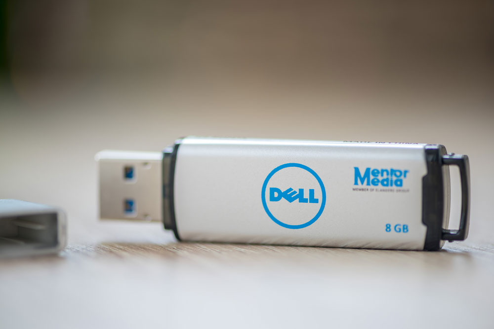 You need an 8GB flash drive.