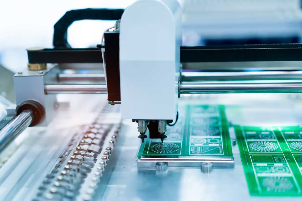 Soldering iron tips for automated component soldering during assembly